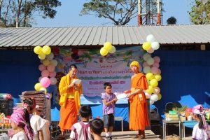 มมร ล้านนา : กิจกรรมแบ่งปันความสุขให้น้อง Heart to Heart ณ โรงเรียนบ้านแม่เลา